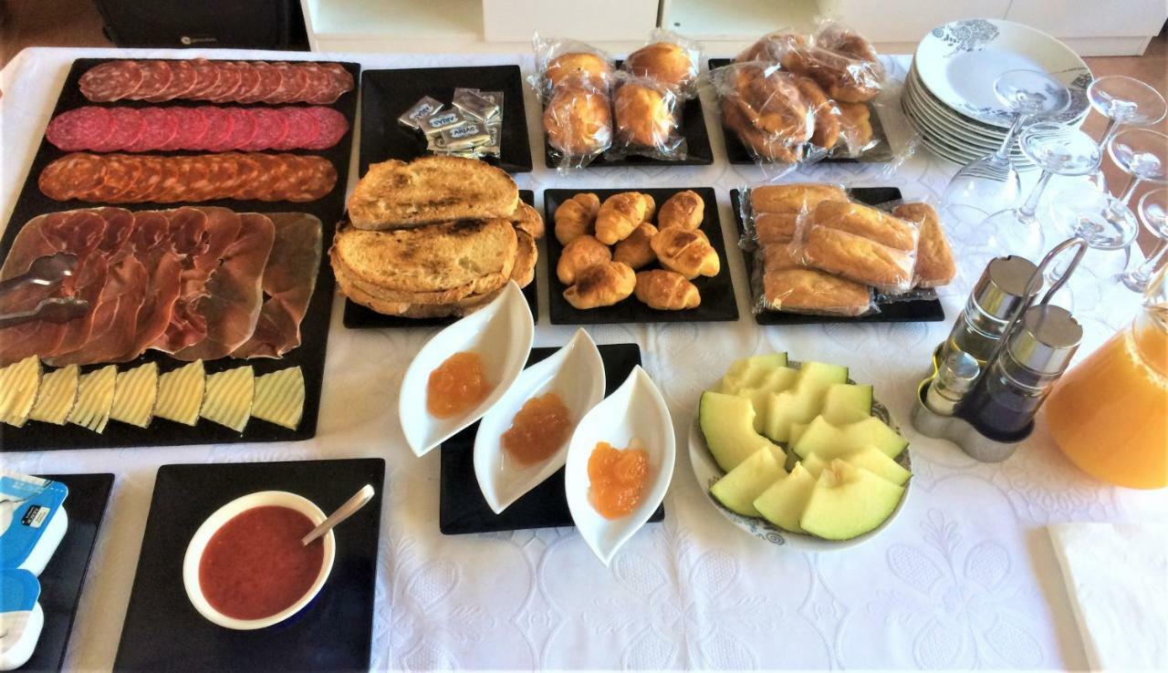 Hostal Turbon カンポ エクステリア 写真